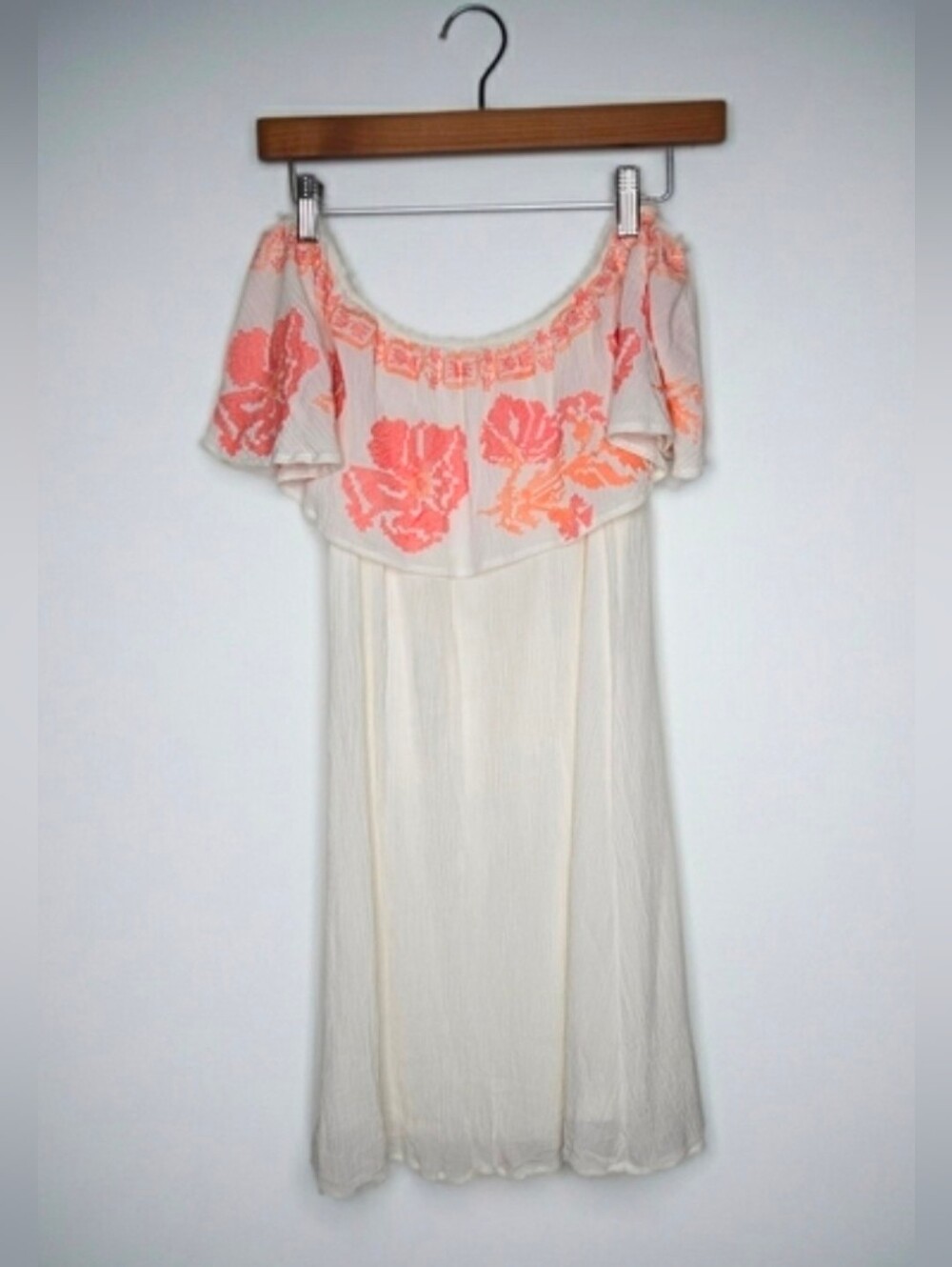 Sun & Shadow Embroidered Off-The-Shoulder Ruffle Mini Dress White &Coral Size XS